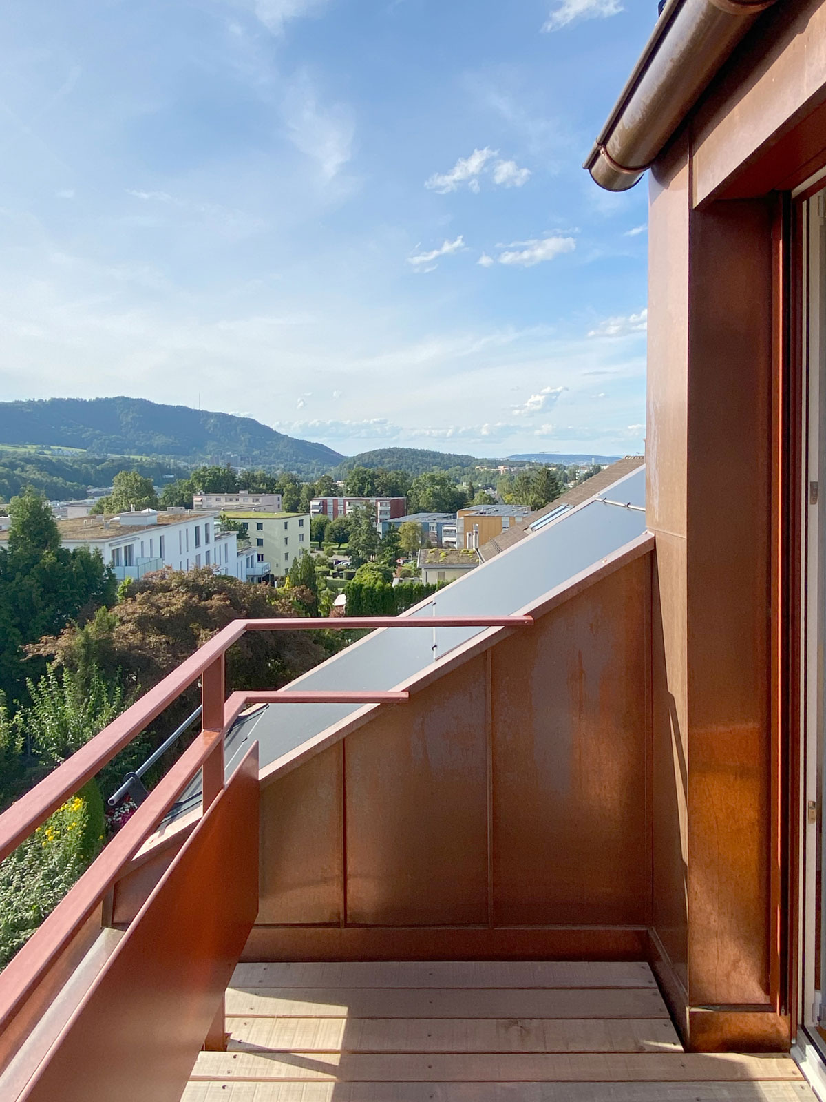 Detailaufnahme Balkon aus Kupfer